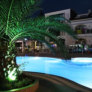 4* فندق فورم ريزيدنس