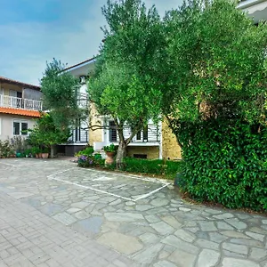 newstory-luxury-suites.hotelschalkidiki.net/